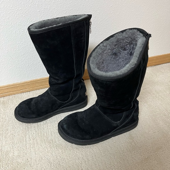 Ugg Black shearling Boots women’s size 9 - Picture 2 of 6